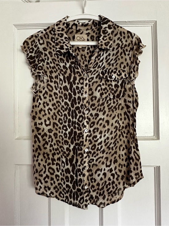 Chaser Tops - Leopard Print Button-Front Blouse |100% Viscose